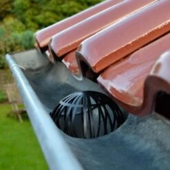 Dakgoot Bladvangers Tegen Verstopte Afvoerpijpen - Set Van 2 Stuks -Tuinonderhoudsgereedschap Winkel dakgootbeschermers 1484066306 3 600